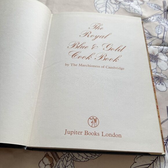 The Royal Blue & Gold Cookbook The Marchioness of Cambridge - Picture 7 of 7